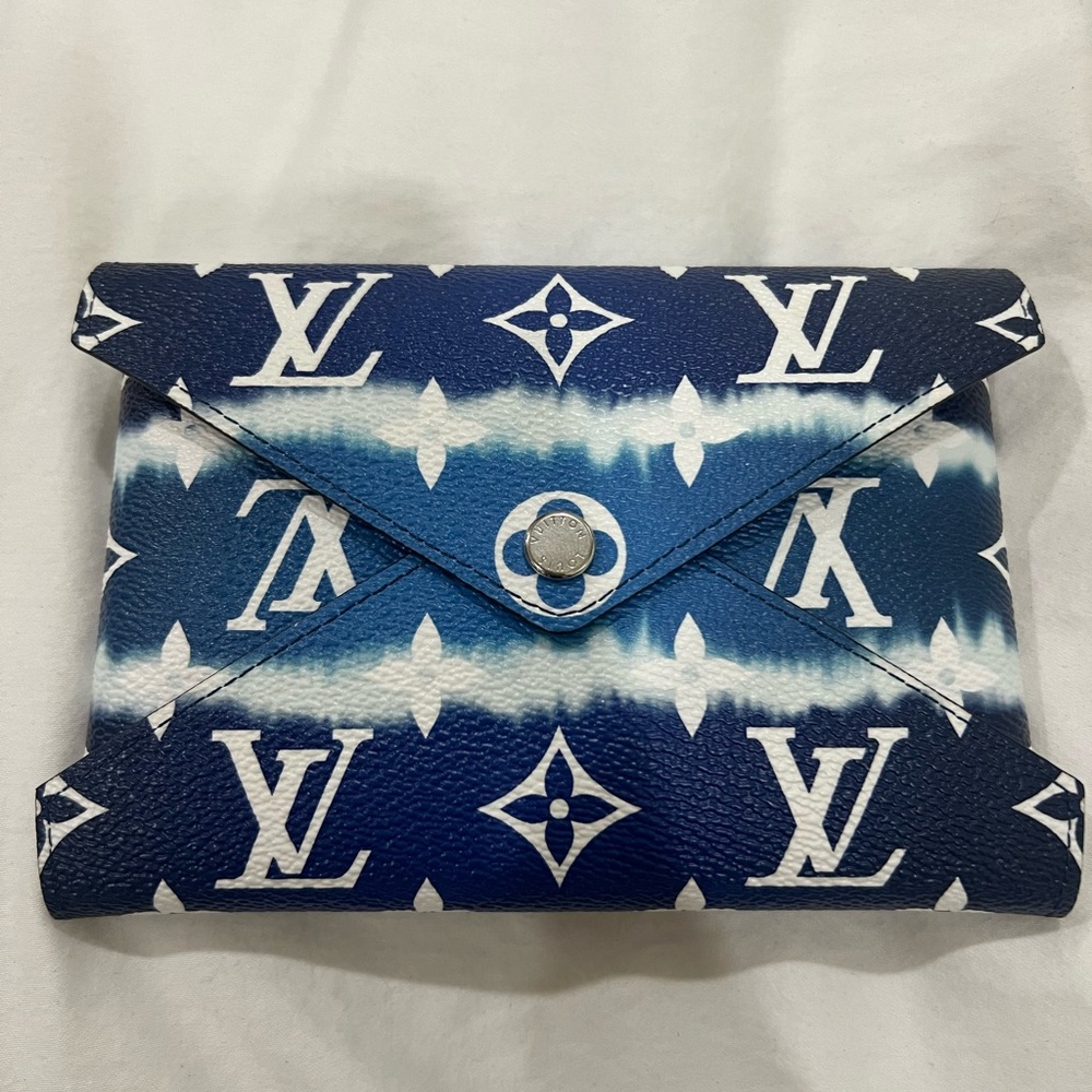 Louis Vuitton Kirigami *can convert to tiny purse*